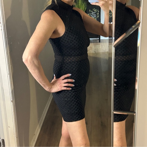 L'AGENCE Black Geometric Mini Dress - Picture 2 of 2